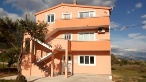Apartments with a parking space Kastel Stari, Kastela - 11571